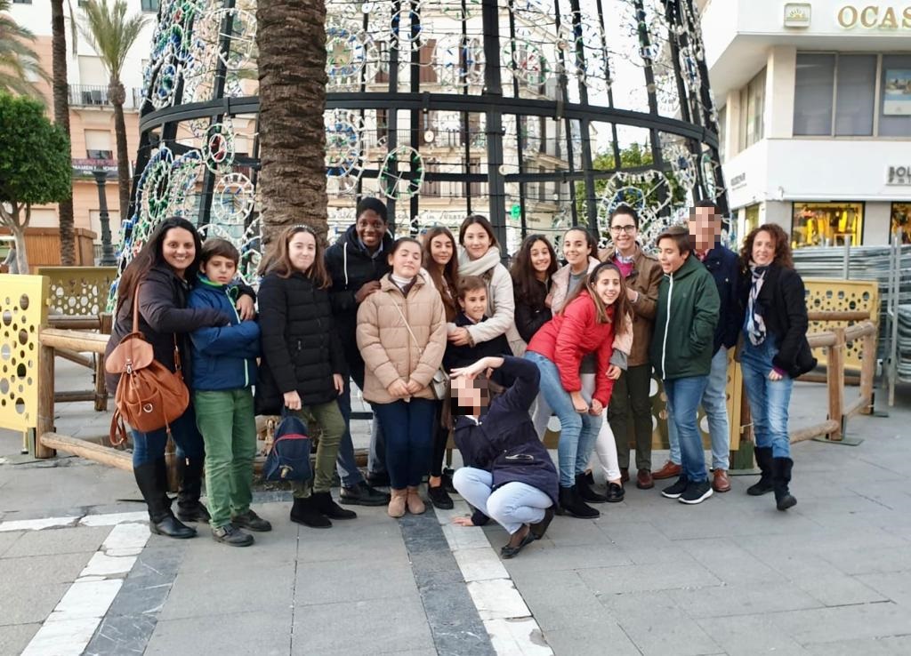 Visita del Grupo Joven e Infantil a los belenes 2020 (2)