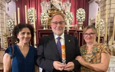 Entrega del Codal de Nuestra Señora de las Angustias a D. Abelardo Escudero Torres Septiembre 2023