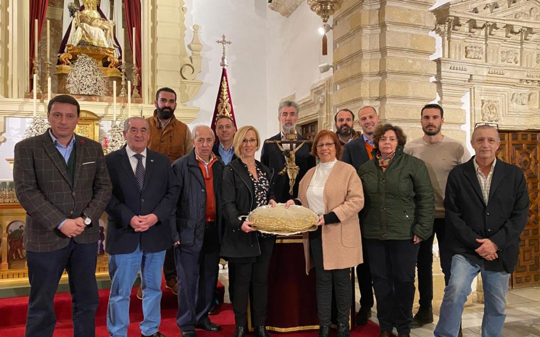 Fotografías de la Bendición y Presentación del tocado para Nuestra Señora