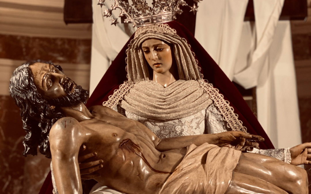 Fotografías de Nuestra Señora de las Angustias en su camarín