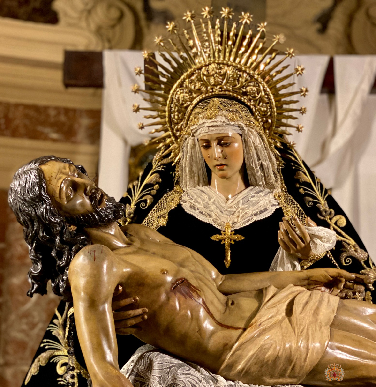 Fotografías de Nuestra Señora vestida para la Conmemoración de los Fieles Difuntos (18)