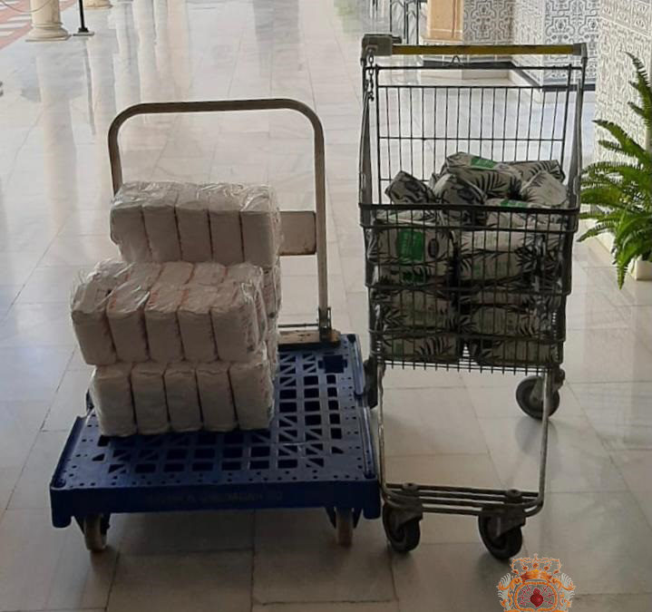 Entrega de alimentos básicos al Comedor Social de “El Salvador”