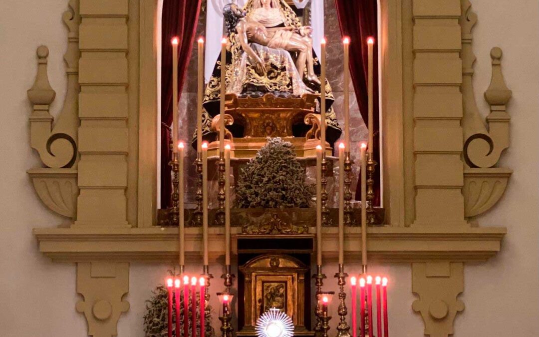 Fotografías de la Hora Santa ante el Santísimo Sacramento de Octubre 2021