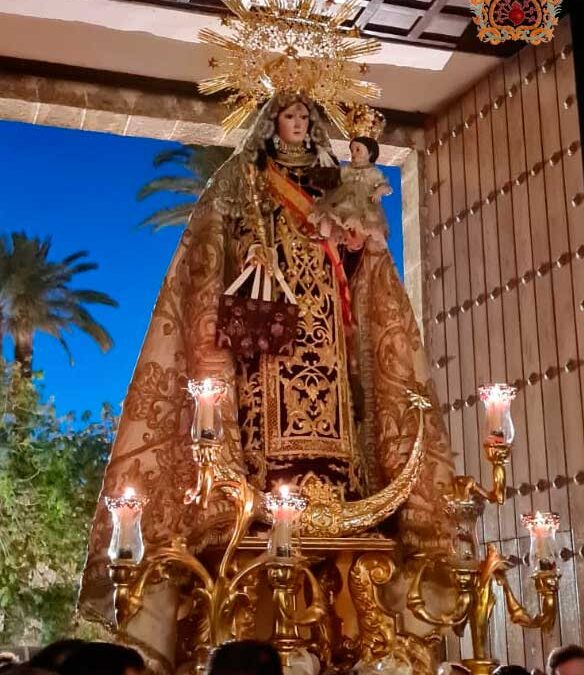 Fotografías de la Visita de Nuestra Señora del Carmen Coronada a nuestra Hermandad
