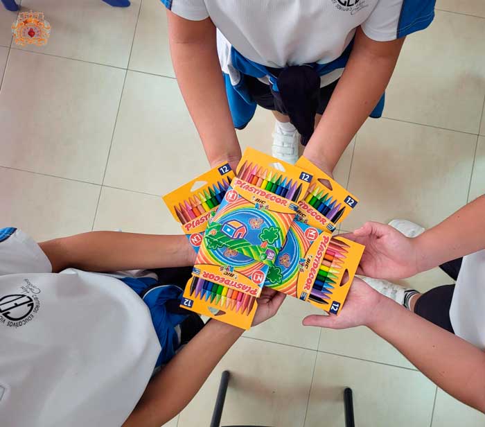 Donación de material escolar al Colegio de Madre de Dios para el curso 2023/2024