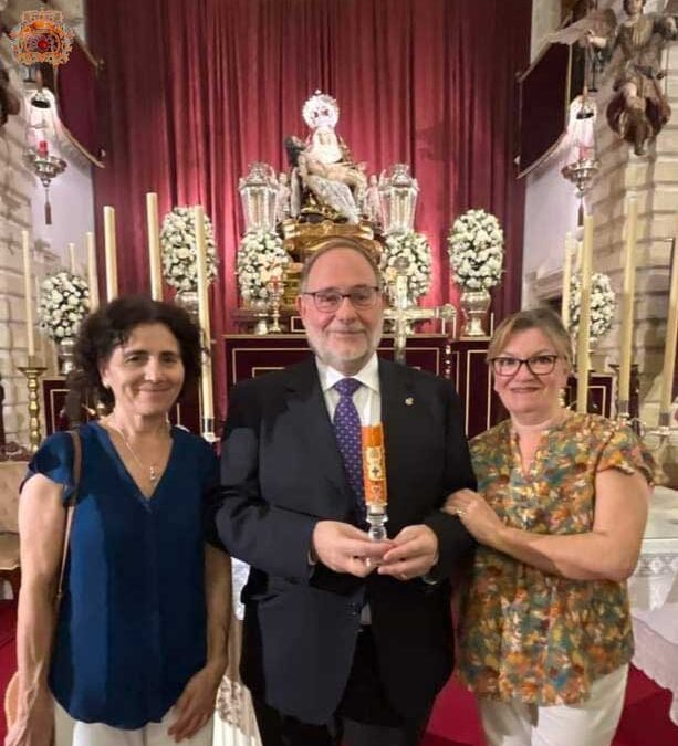 Entrega del Codal de Nuestra Señora de las Angustias a D. Abelardo Escudero Torres Septiembre 2023