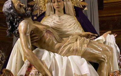 Cambio de vestimenta de Nuestra Señora de las Angustias para la llegada del Adviento del 2024