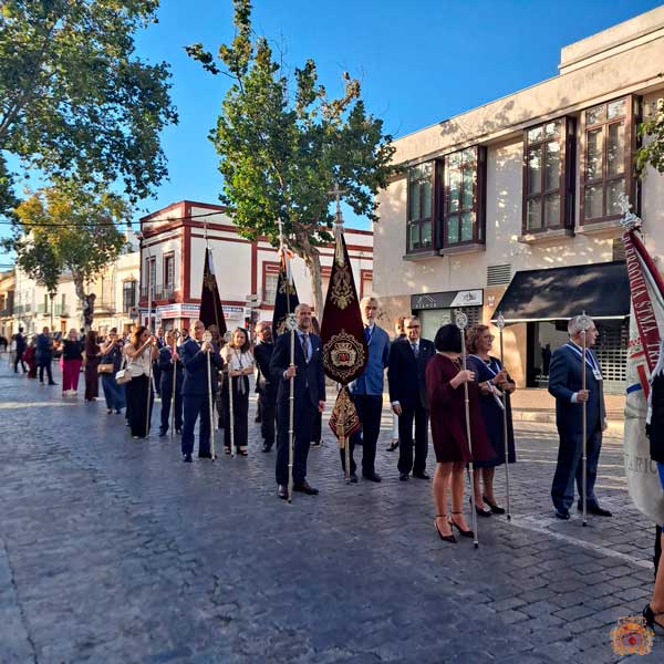Asistencia-corporativa-a-la-Procesión-Extraordinaria-de-Humildad-y-Paciencia-2025-(2)